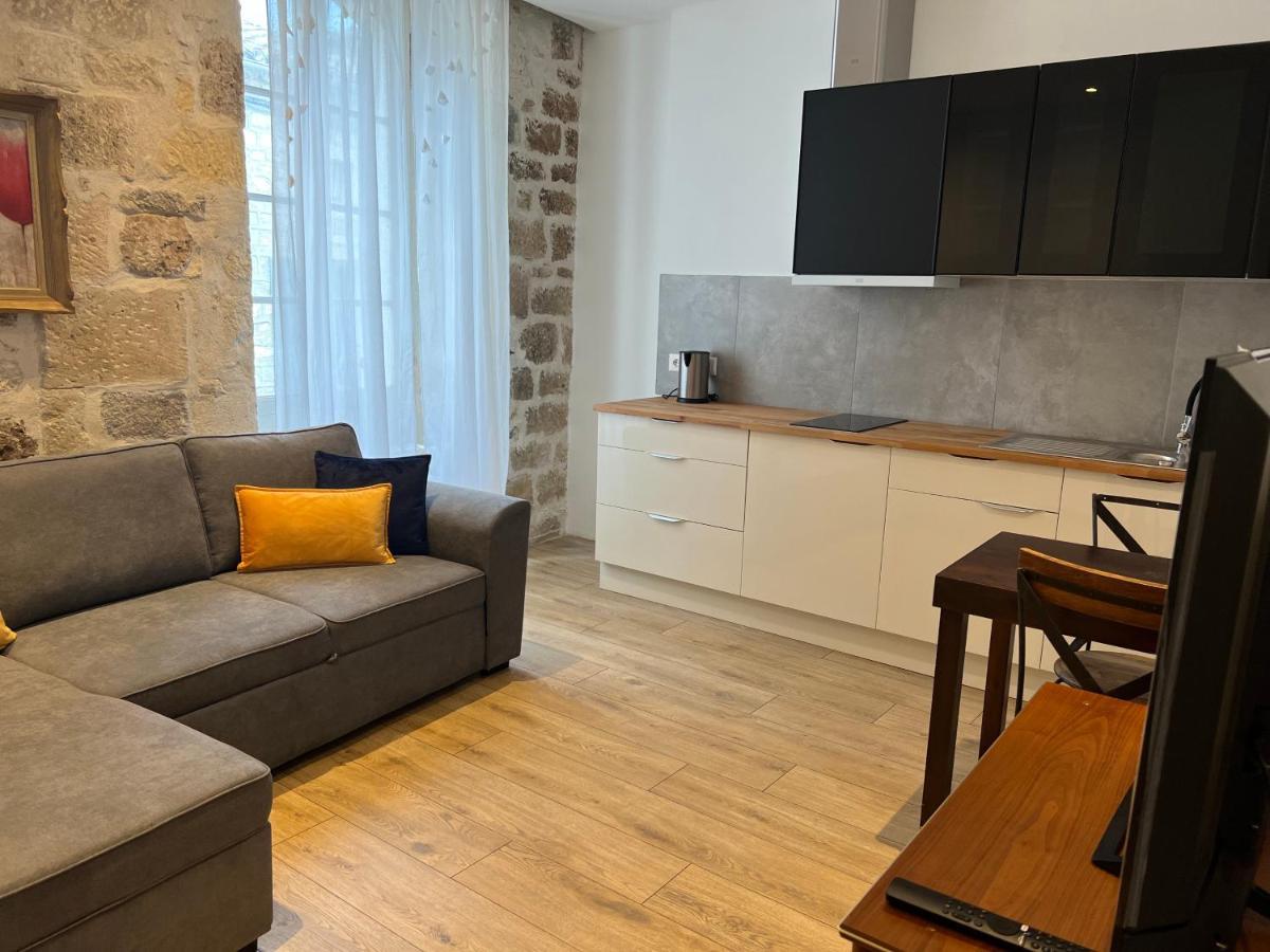 Le Beffroi Aparthotel Tournon-dʼAgenais Екстериор снимка