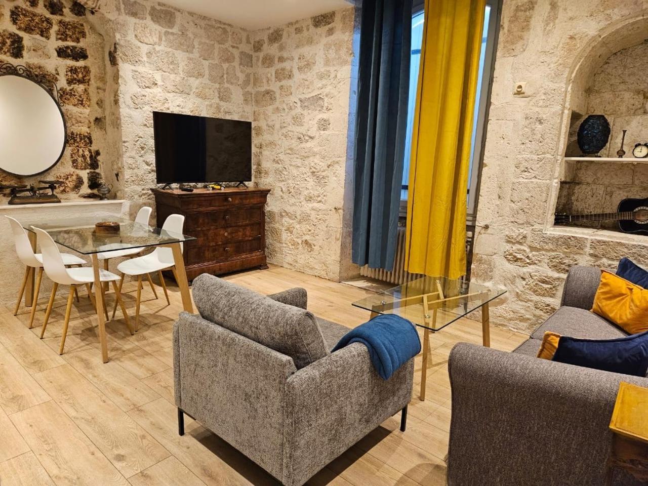 Le Beffroi Aparthotel Tournon-dʼAgenais Екстериор снимка