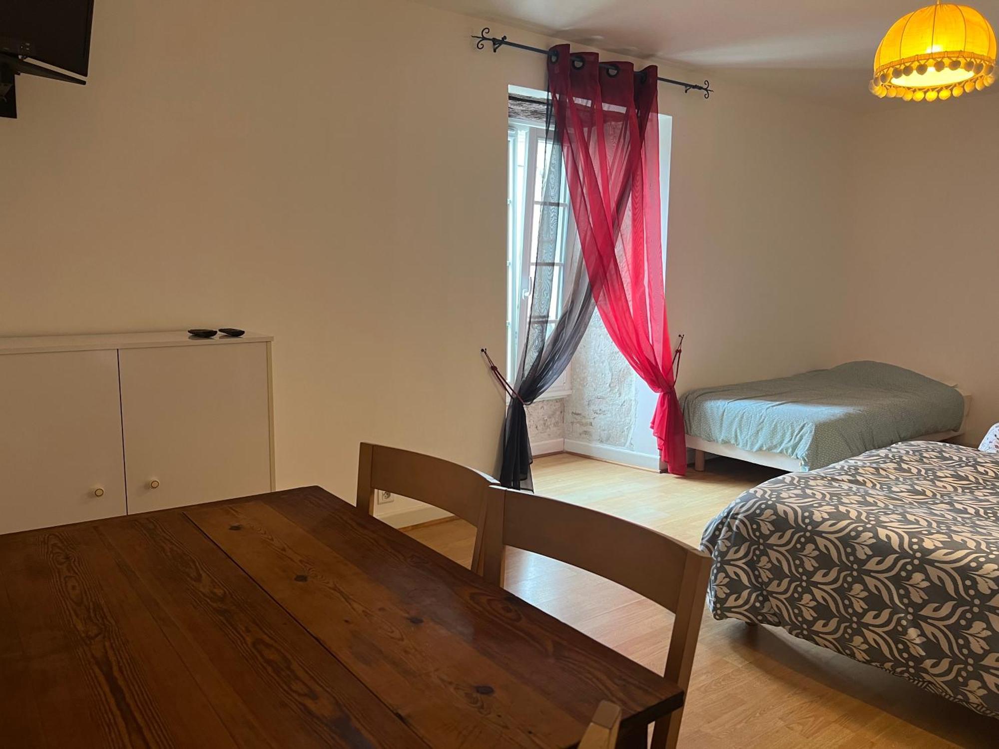 Le Beffroi Aparthotel Tournon-dʼAgenais Екстериор снимка