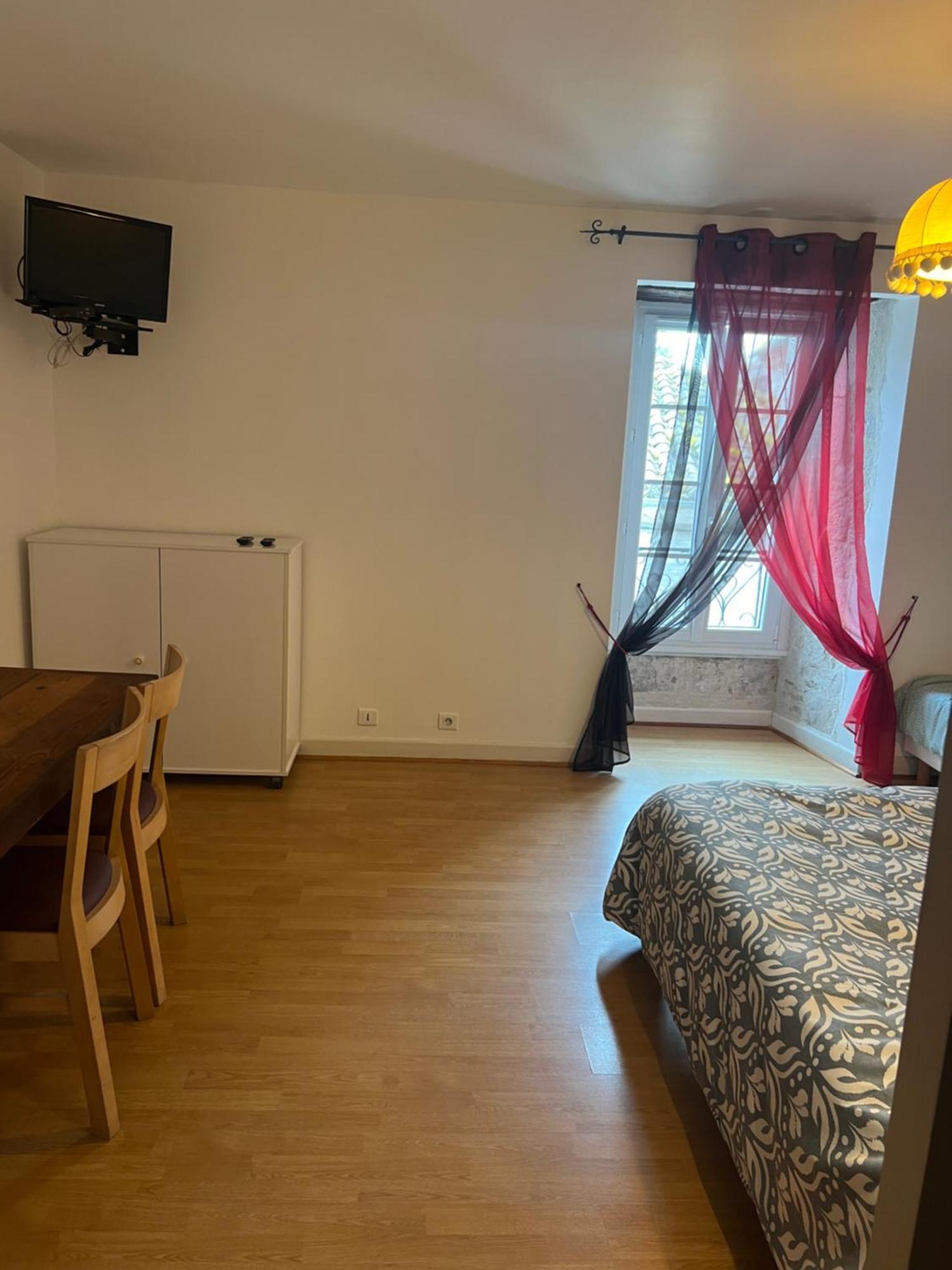 Le Beffroi Aparthotel Tournon-dʼAgenais Екстериор снимка